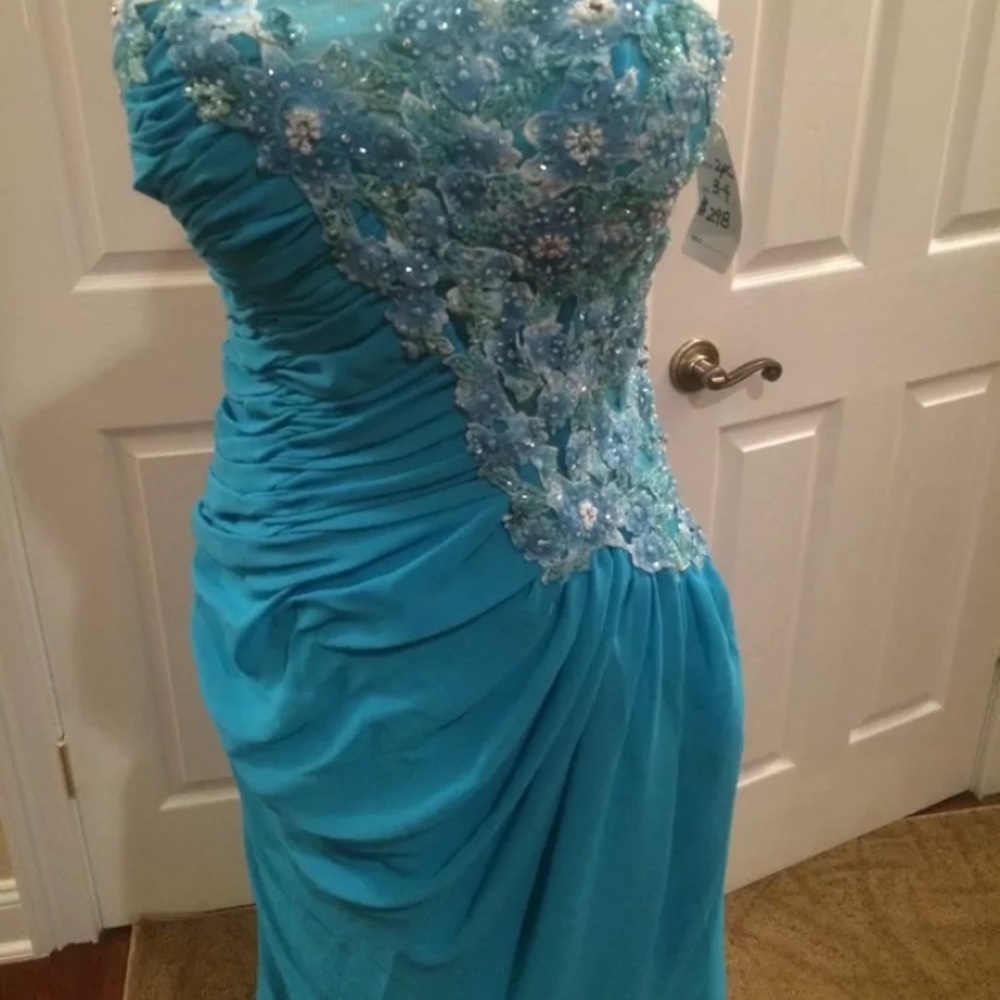 Alyce designs size 4